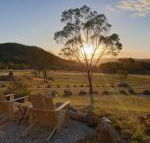 R  R on the Ravine - Australian Directory