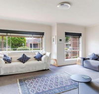 Walling Clifton Gardens backing onto golf course - Australian Directory