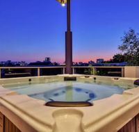 Darwin City Lights Jacuzzi - Australian Directory