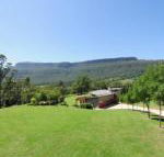 Bottlebrush Lodge Great views  a pool - Australian Directory