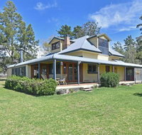 Soldiers Cottage picturebook vineyard home - Australian Directory