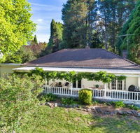 Redwood Cottage Burradoo getaway Southern Highlands 4pm Check Out Sunday - Australian Directory