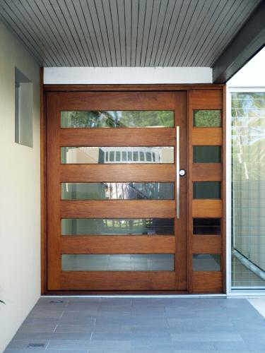 Noosa Door Centre - Australian Directory 2