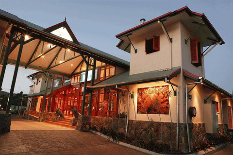The Lodge At Tinaroo Lake Resort - Australian Directory 0