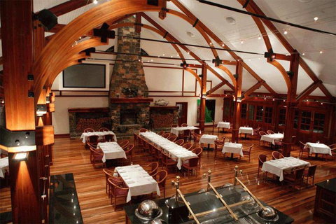The Lodge At Tinaroo Lake Resort - Australian Directory 1