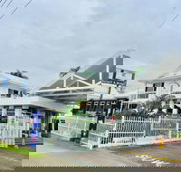Cairns New Chalon - Australian Directory