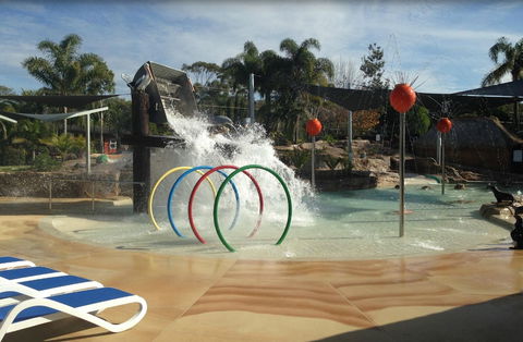 Blue Dolphin Holiday Resort - Australian Directory 1
