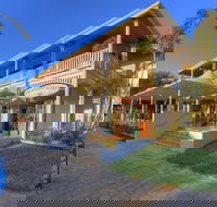 Sovereign Resort Hotel - Australian Directory