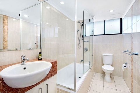 ULTIQA Beach Haven At Broadbeach - Australian Directory 3