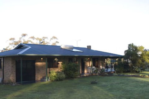 Talga Vines Vineyard Escape - Australian Directory 1