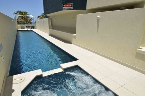 Malibu Mooloolaba - Australian Directory 6