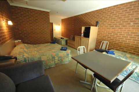 Burra Motor Inn - Australian Directory 3
