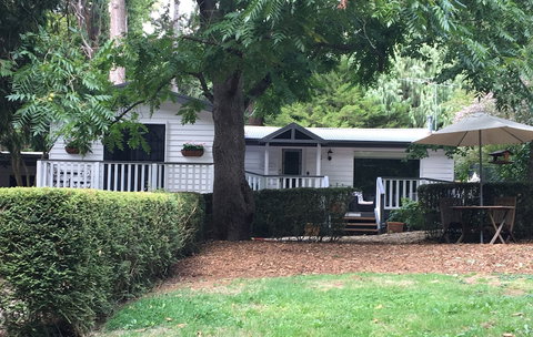 Clarendon Cottages - Australian Directory 1