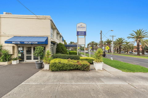 Alexander Motor Inn & Apartments - Australian Directory 2