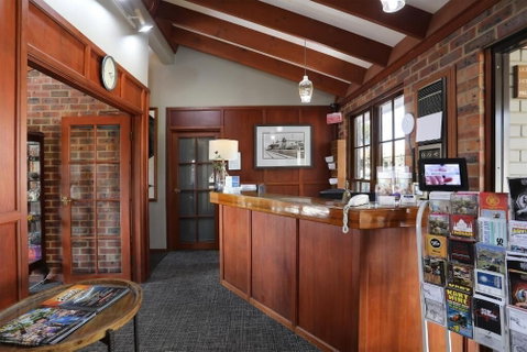 Tamworth Motor Inn & Cabins - Australian Directory 6