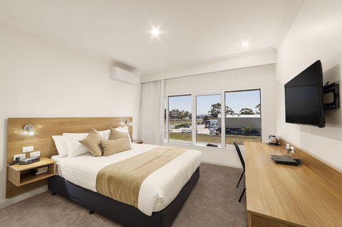 Ciloms Airport Lodge - Australian Directory 6