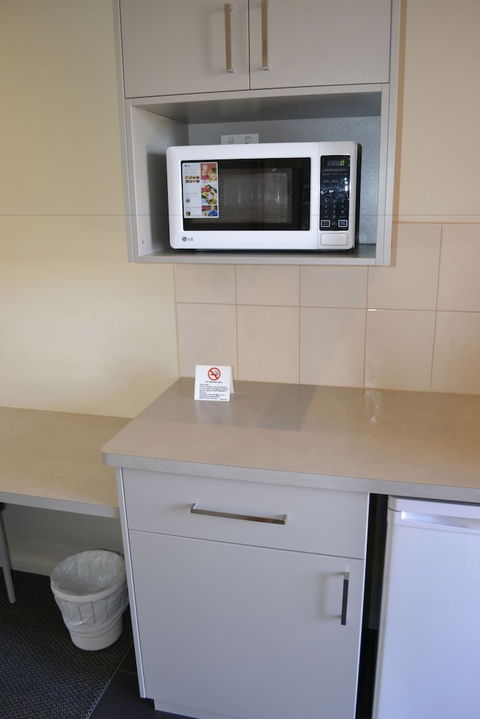 Werribee Motel & Apartments - Australian Directory 5