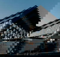 Highlander Hotel - Australian Directory