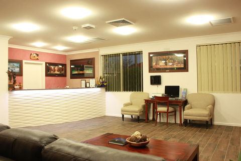 Country Plaza Queanbeyan - Australian Directory 4