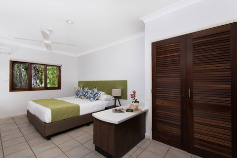 The Reef Retreat - Australian Directory 7