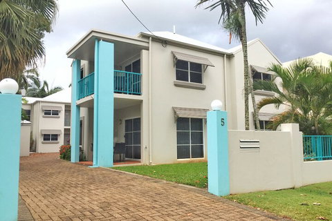 The Reef Retreat - Australian Directory 2
