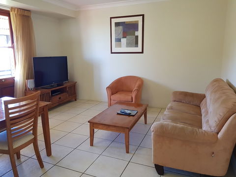 Mayfield On Montville - Australian Directory 6