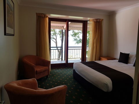 Mayfield On Montville - Australian Directory 5