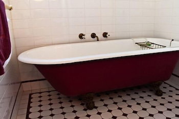 Carlyle House B & B - Australian Directory 5