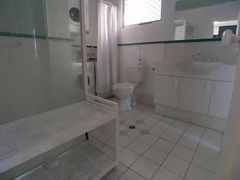 Pacific Sands Holiday Apartments - Australian Directory 1