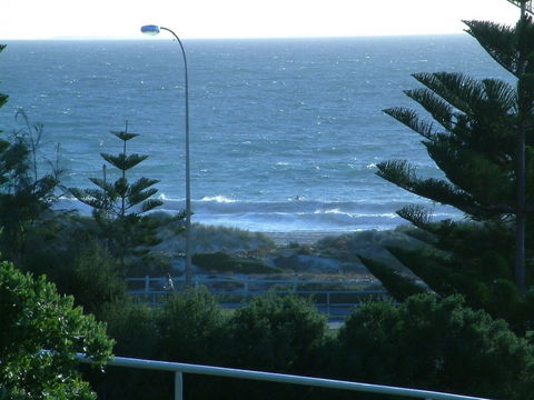 Scarborough & Absolutely Beachfront - Australian Directory 3