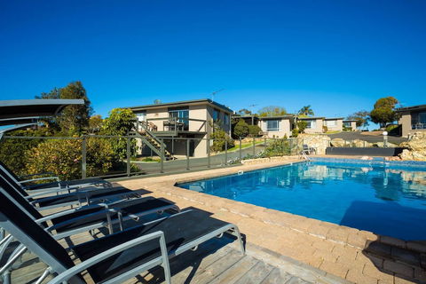 Eagle Heights - Australian Directory 5