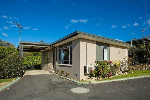 Eagle Heights - Australian Directory 0