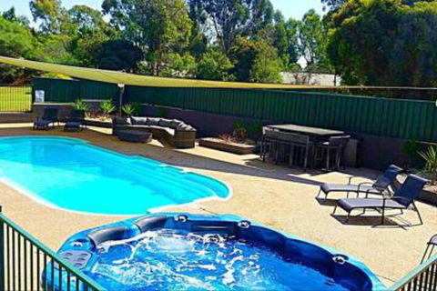 Early Settlers Motel Tocumwal - Australian Directory 3