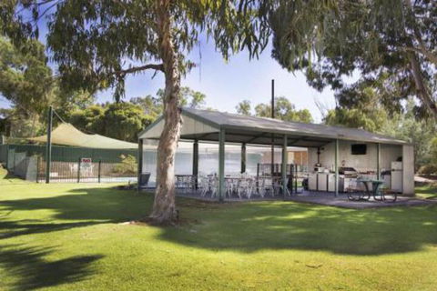 Early Settlers Motel Tocumwal - Australian Directory 4