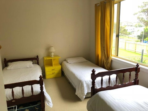 2 Jocelyn Street. Dalmeny - Australian Directory 1