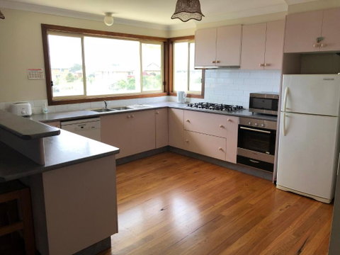 2 Jocelyn Street. Dalmeny - Australian Directory 4