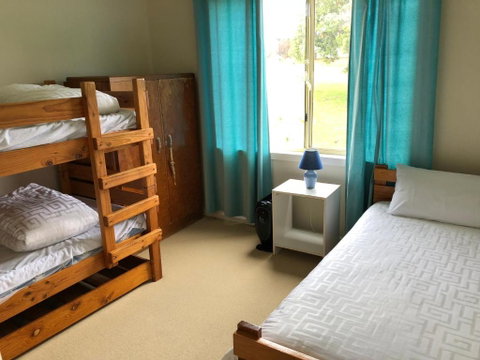 2 Jocelyn Street. Dalmeny - Australian Directory 3