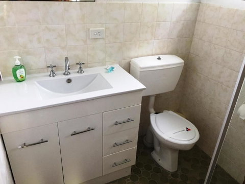 Flat 1 3 Bay Lane - Australian Directory 5