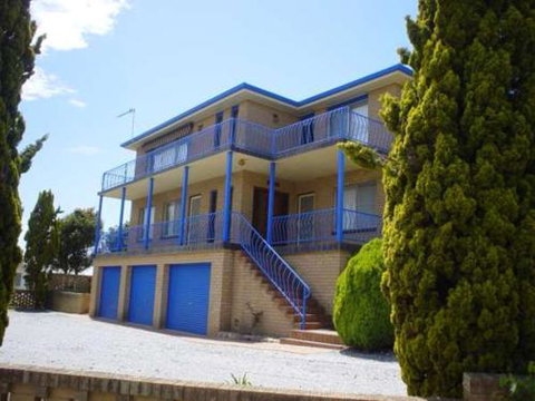 Flat 2 3 Bay Lane - Australian Directory 5