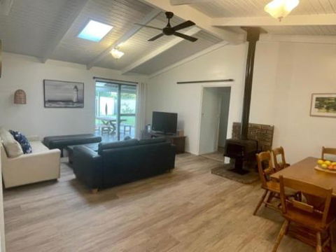 Abbey Beach Shack - Australian Directory 3