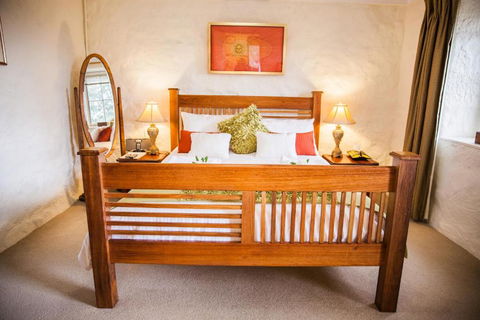 Sunnyside Cottage - Australian Directory 1