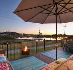 Lakeside Deck House - Australian Directory