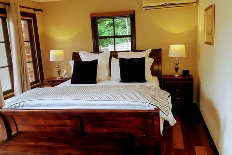Stokers Lodge - Australian Directory 4