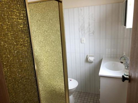 Unit 2 Ballingalla Apartments - Australian Directory 5