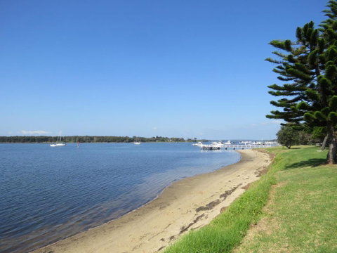 Unit 2 Ballingalla Apartments - Australian Directory 3
