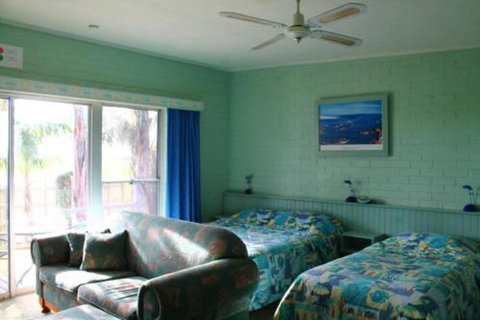 Inverloch Motel - Australian Directory 7