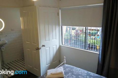 Victoria At Redcliffe Bed & Breakfast - Australian Directory 6