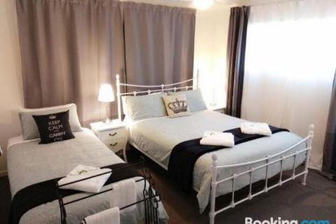 Victoria At Redcliffe Bed & Breakfast - Australian Directory 7