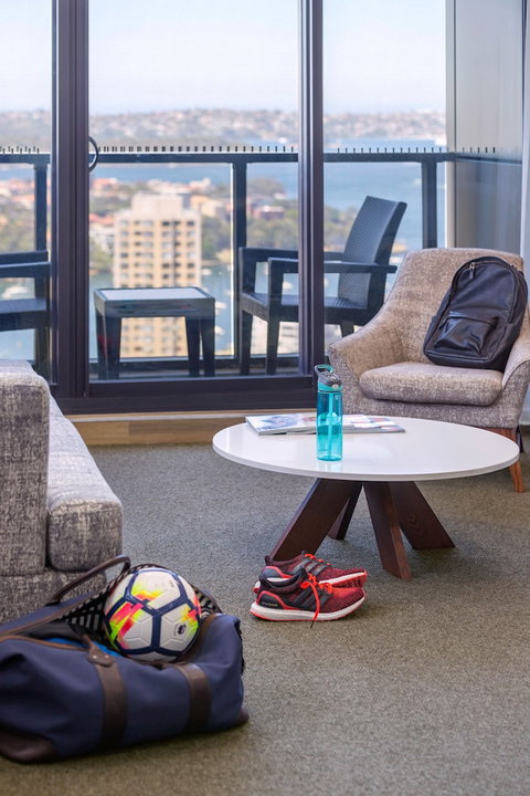 Meriton Suites North Sydney - Australian Directory 6