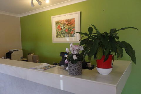Motel Royal Tara - Australian Directory 2